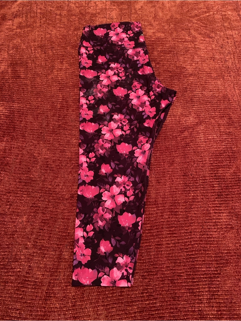 (NWOT) Floral Pink & Black Capris Leggings